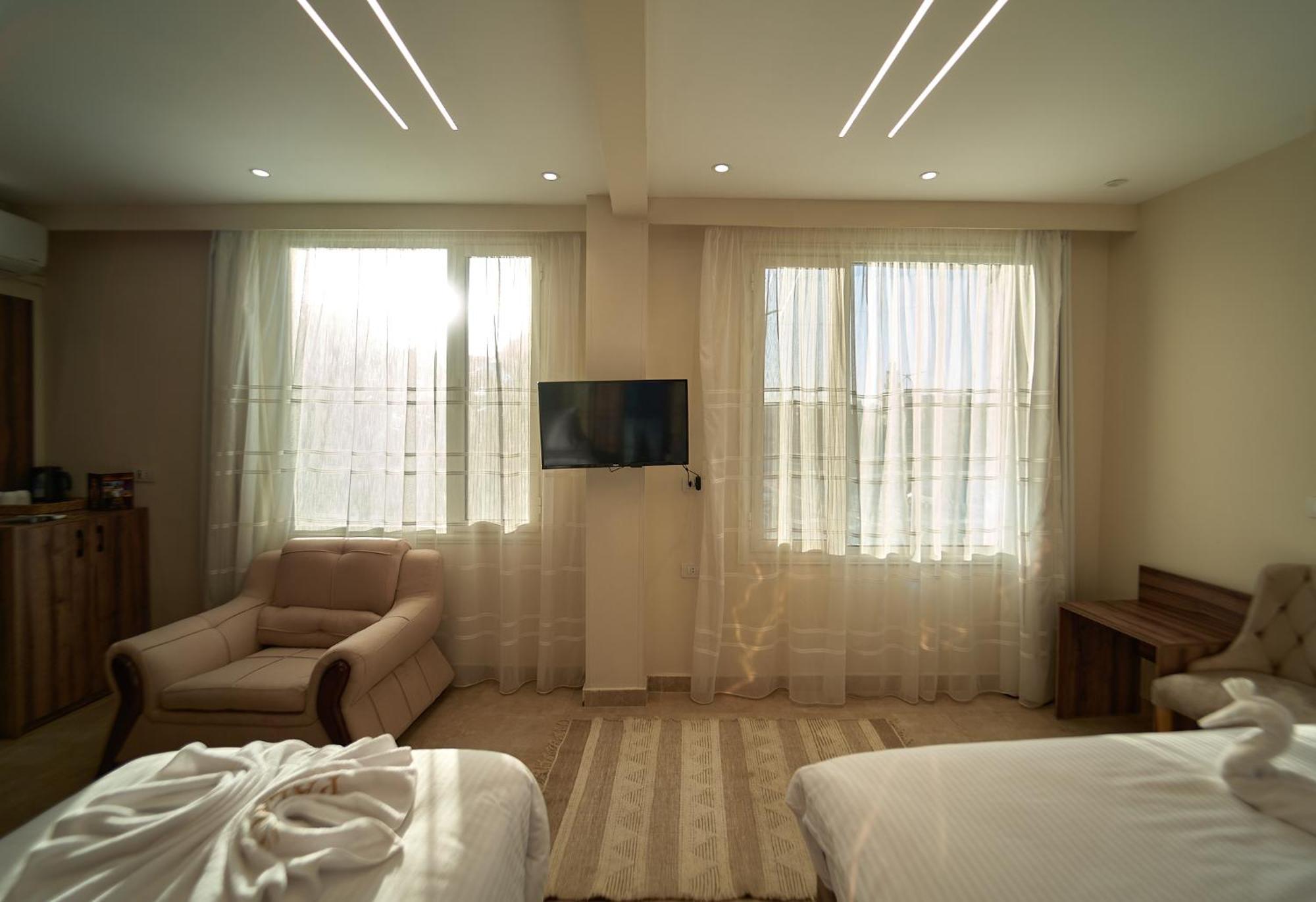 The Palace Pyramids Inn Nazlet el-Sisi Bagian luar foto